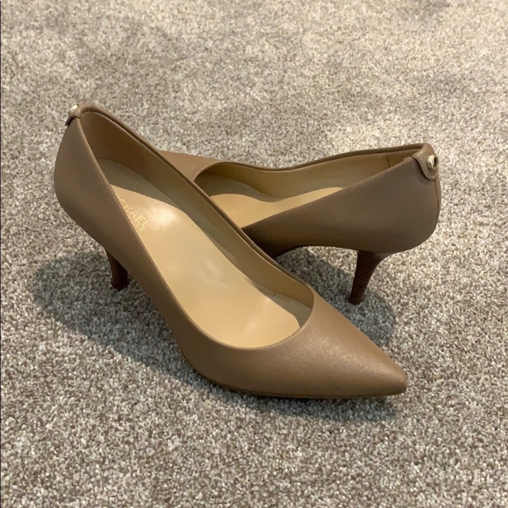 Michael Kors Dorothy Flex pump
